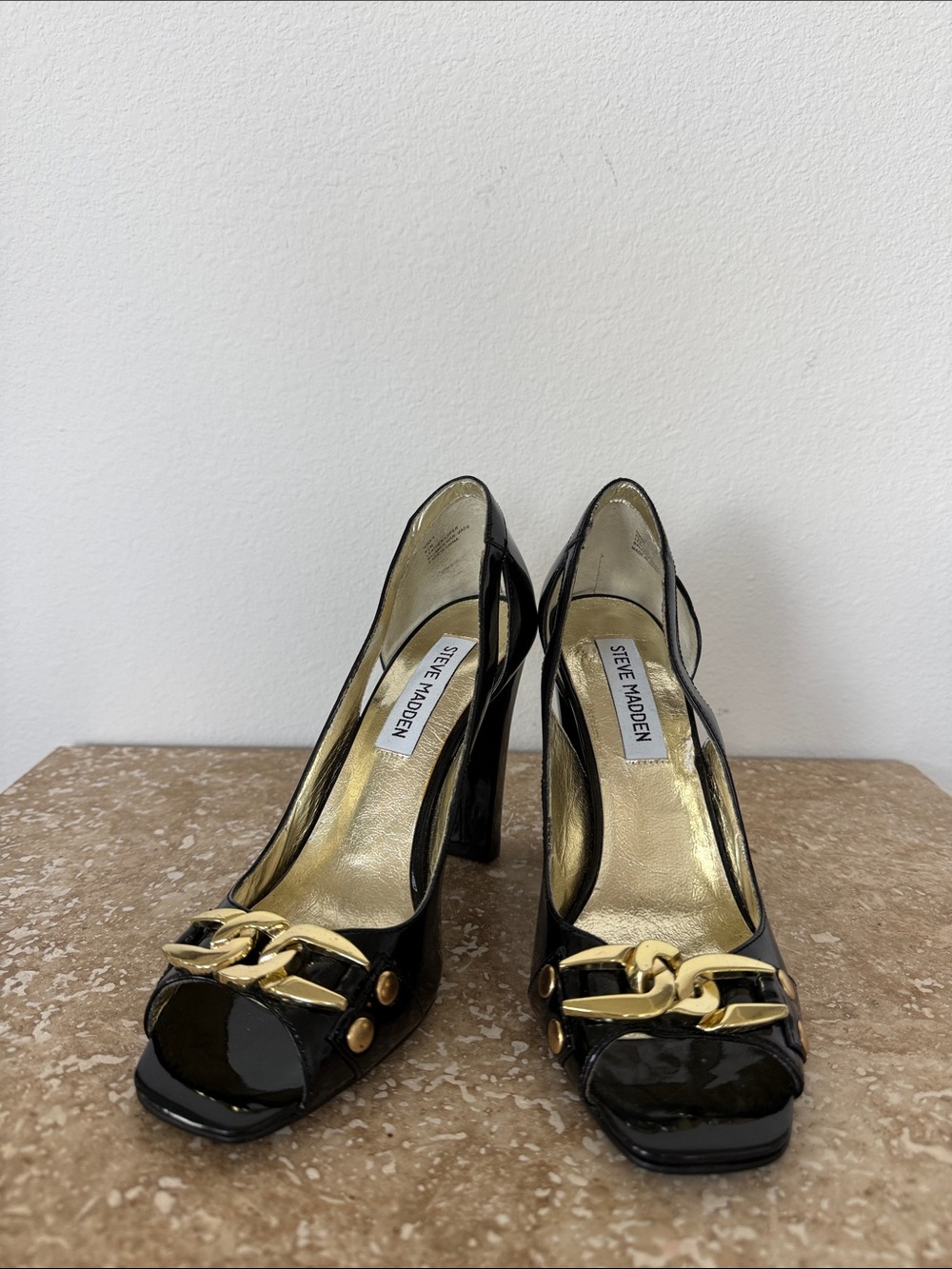 Steve Madden Black Patent Peep Toe Pumps Gold Chain Block Heel Size 8